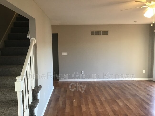Building Photo - 804 Southview Terrace