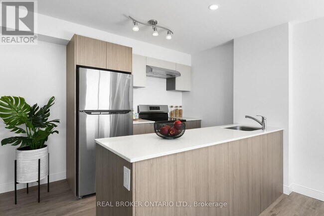 Building Photo - 100 Manett Crescent