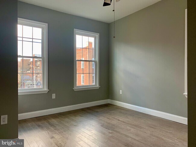 Foto del edificio - 216 Buckingham Pl