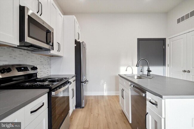 Foto del edificio - 2157 E Lehigh Ave