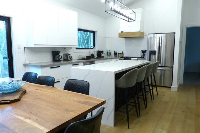 Building Photo - 31 Slalom Gate Rd