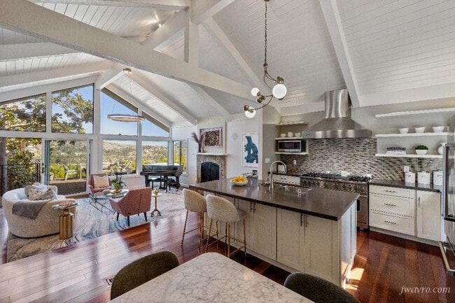 Foto del edificio - 136 Reed Blvd