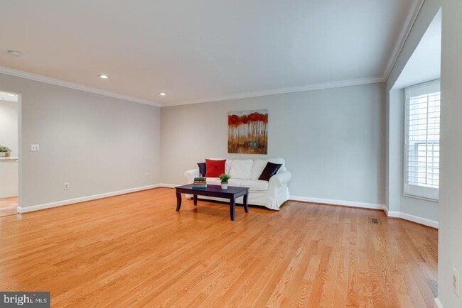 Building Photo - 10604 Alison Dr