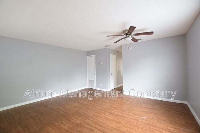 Foto del edificio - 916 New York Ave W