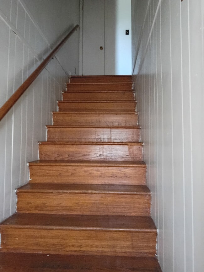 Building Photo - 402 Mimosa Cir