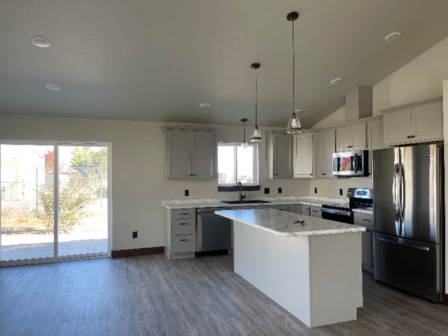 Building Photo - 127 One Wy Lp