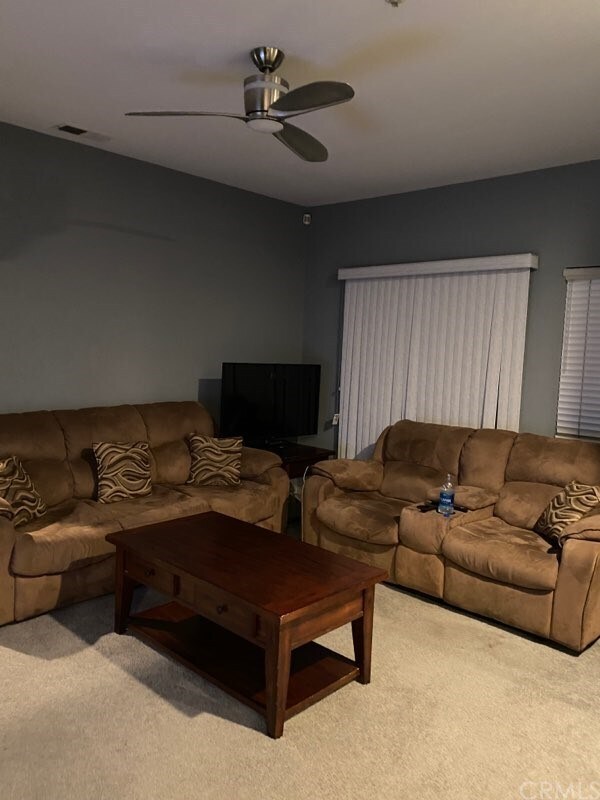 Foto del edificio - 713 D St