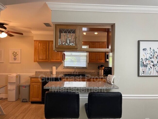 Foto del edificio - 3360 S Osprey Ave