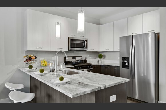 Foto del edificio - 400 Renaissance Blvd