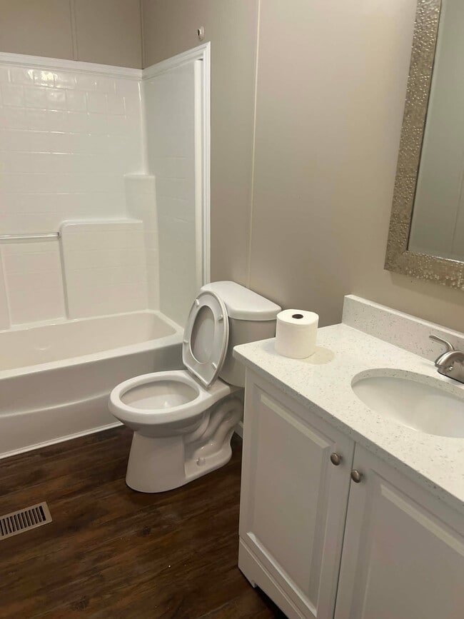 Building Photo - 1103 Co Rd 25