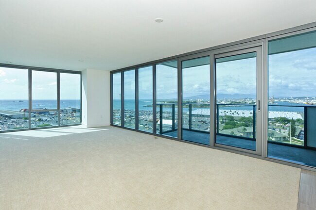 Building Photo - Live in the Heart of Kakaako!