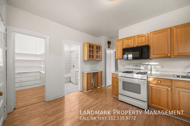 Building Photo - 3030 N Normandy Ave