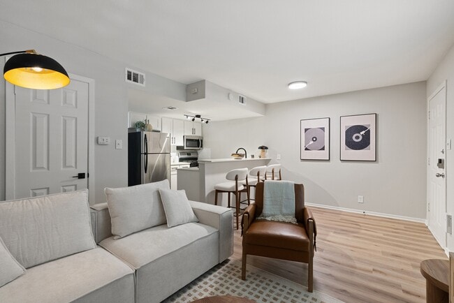 Foto del edificio - Creekline Apartments