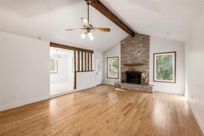 Building Photo - 2601 Shiloh Dr