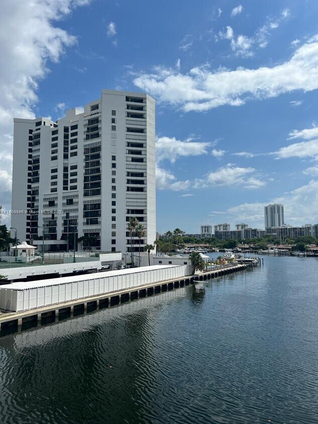 300 Three Islands Boulevard Unit 516, Hallandale Beach, FL 33009