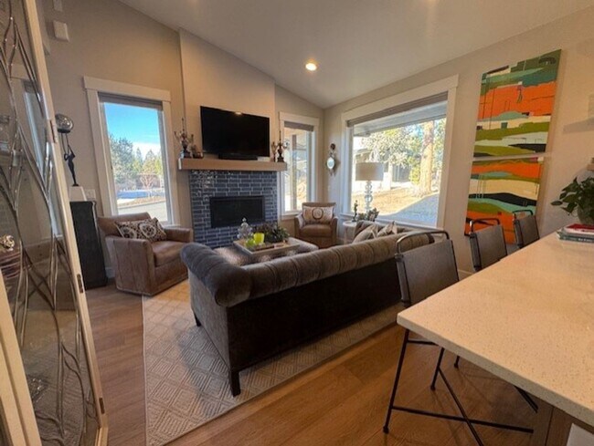 Foto del edificio - West Side Luxury living