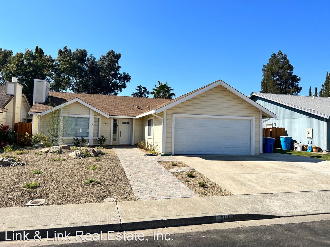 Foto principal - 3 br, 2 bath House - 561 Amanda Court