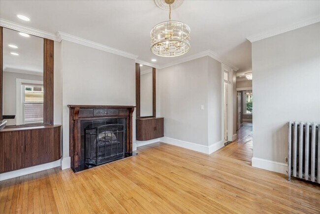 Building Photo - 46 Beacon St