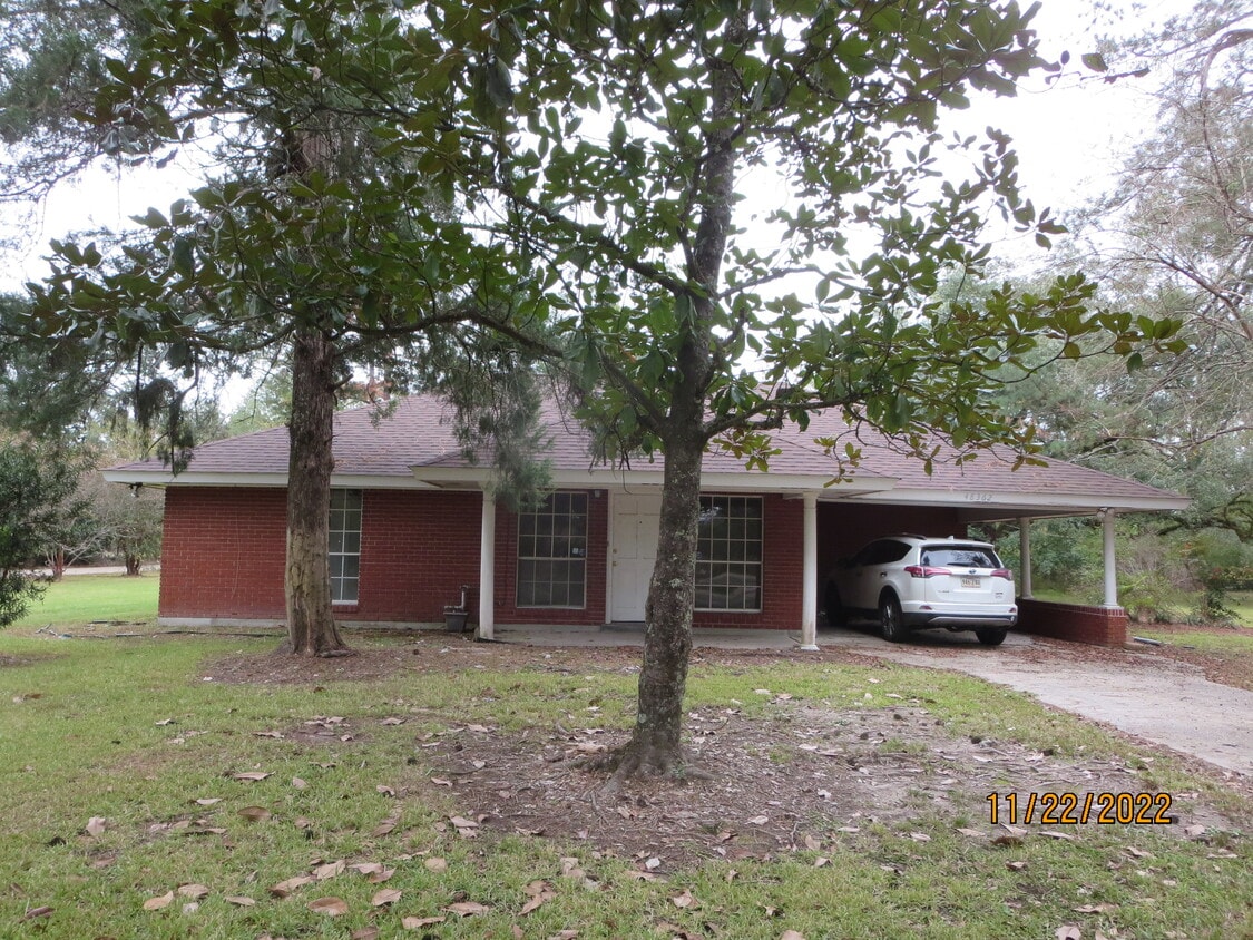 48362 Stafford Rd, Tickfaw, LA 70466 House for Rent in Tickfaw, LA
