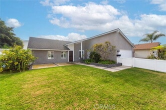 Building Photo - 10092 Dana Dr