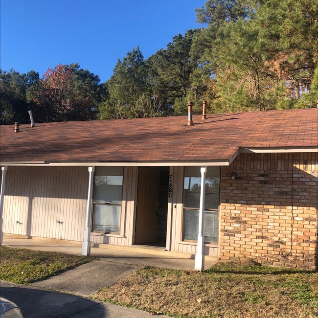 Building Photo - 3024 Courtney Ave