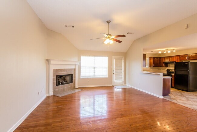 Foto del edificio - 7744 Shadow Glen Ln