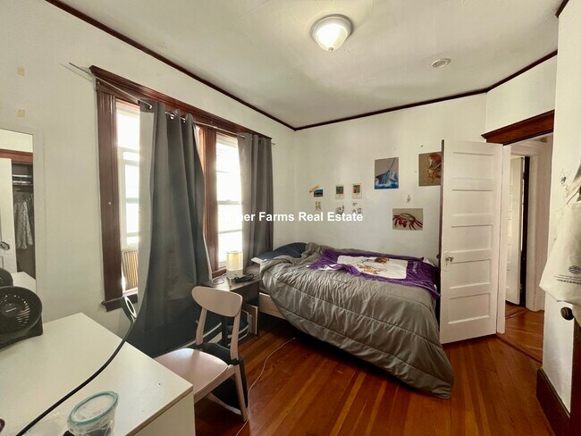 Foto del edificio - 102 W Adams St