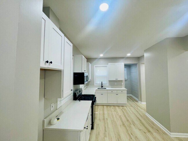 Foto del edificio - Open House 1:30-2:00 Sunday, August 3