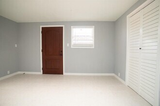 Building Photo - 5821 W Sunforest Dr