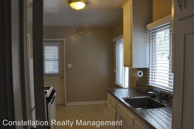 Building Photo - 8437-8441 La Mesa Blvd