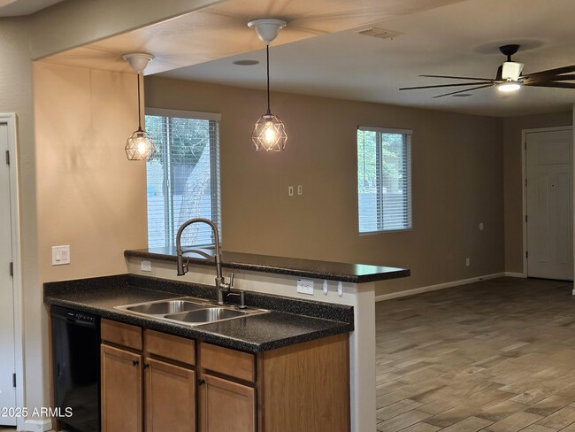Building Photo - 7836 W Rock Springs Dr