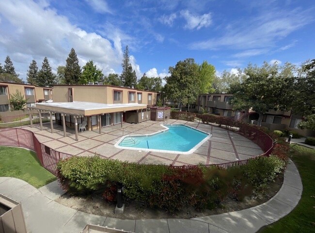 Piscina grande - Santa Maria Apartments