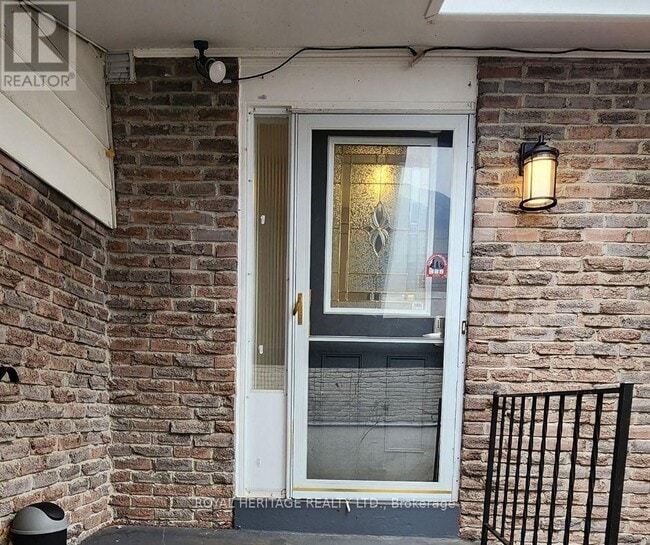 Building Photo - 975 Hawthorne Ct