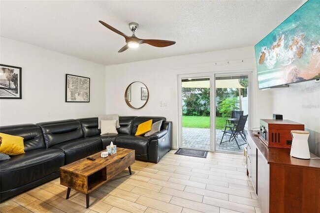 Foto del edificio - 2405 W Stroud Ave