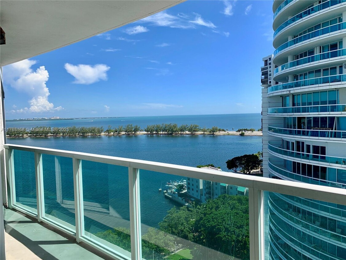 Primary Photo - 2101 Brickell Ave