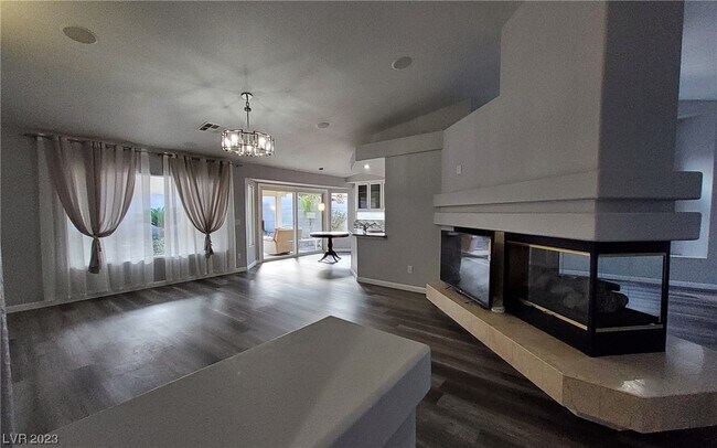Building Photo - 507 Fiddlehead Ave