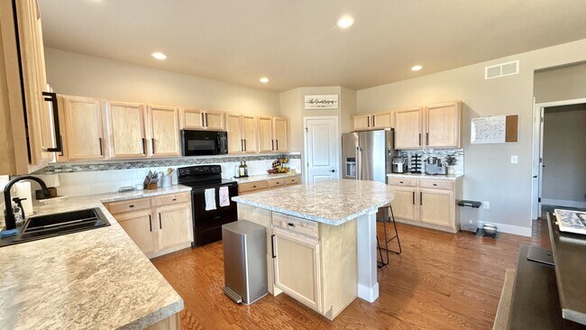 Foto del edificio - 409 Luminous Dr