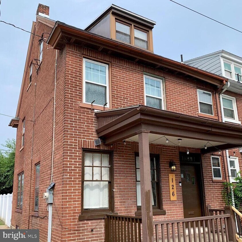Primary Photo - 126 N Reservoir St