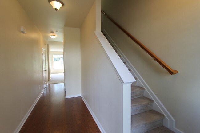 Foto del edificio - 316 Ross Ct