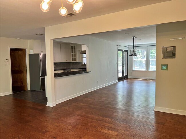 Building Photo - 8303 Burrell Dr