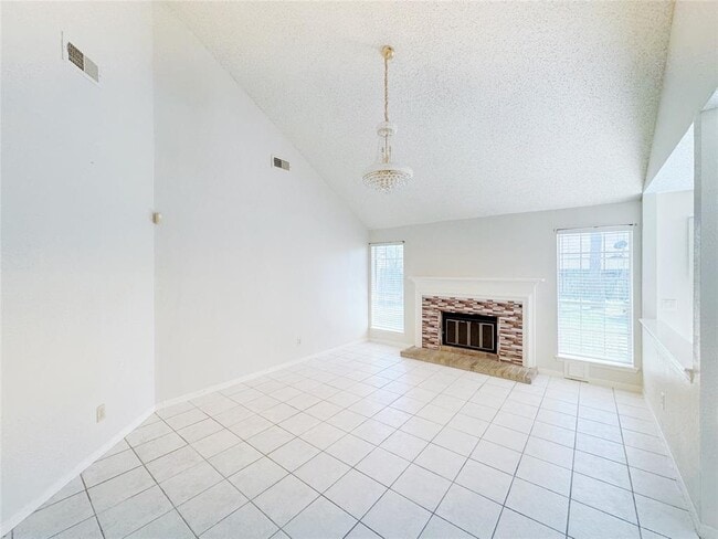 Building Photo - 3407 Streamside Ln