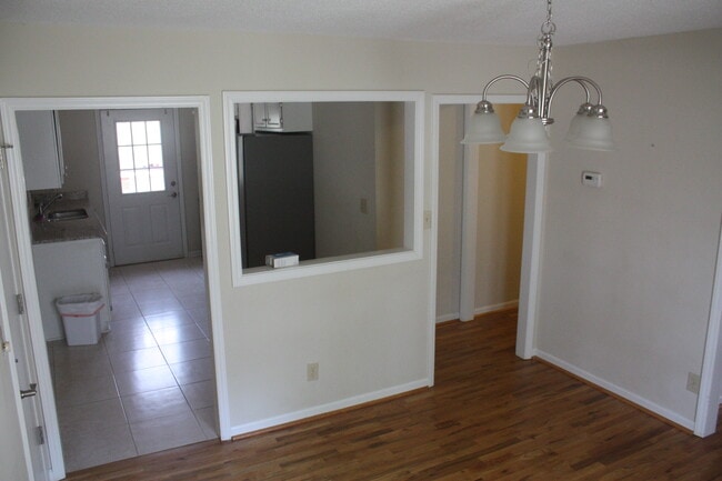 Building Photo - 4004 Inwood Dr