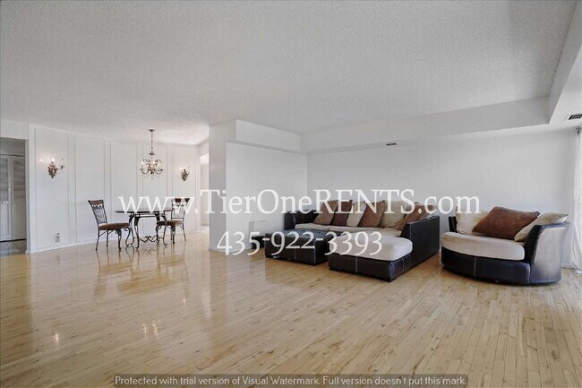 Building Photo - This property offers a NO DEPOSIT option available for qualified renters