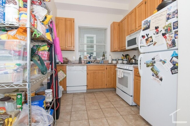 Building Photo - Modern 3-bed 2-bath Packard's Corner