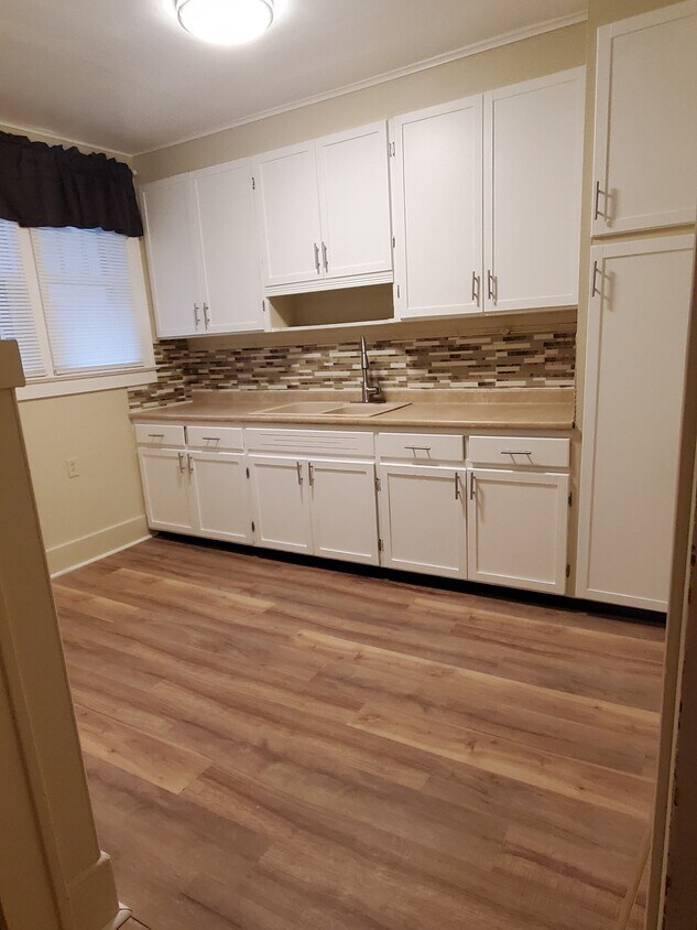 Kitchen - 485 Sawyer St