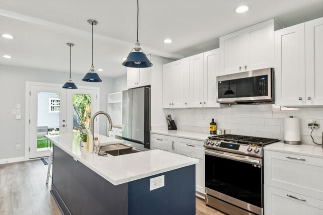 Building Photo - 111 Hanover St