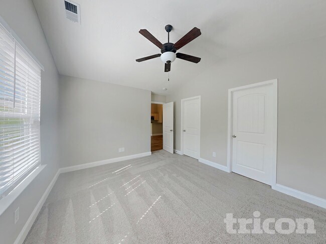 Building Photo - 1059 Berra Dr