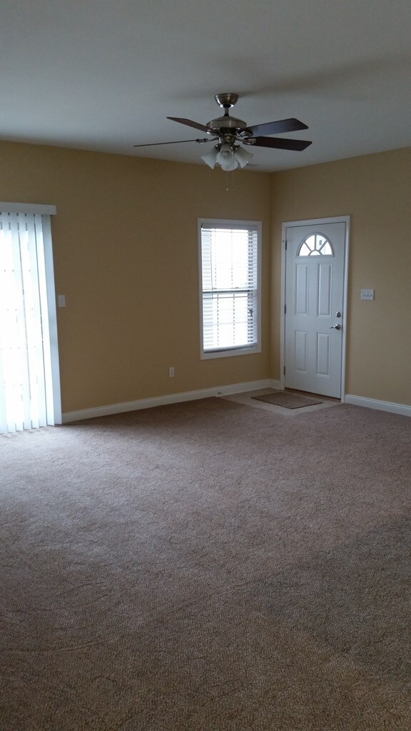 Building Photo - 4730-4730 Sydney Ln