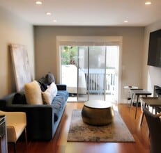 Building Photo - 3847 Vineyard Ave
