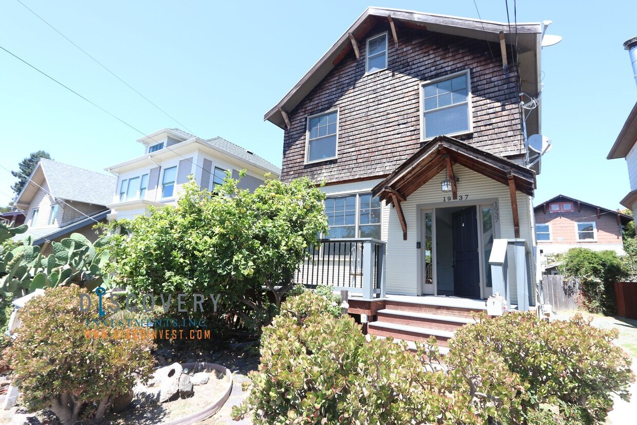 Primary Photo - North Berkeley Brown Shingled Craftsman